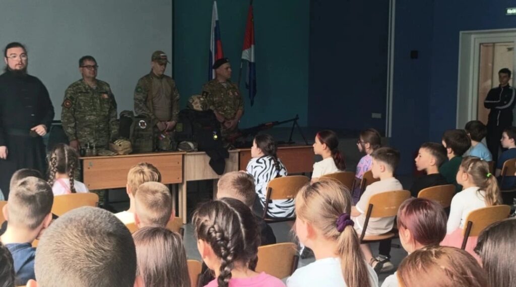 О личной и духовной безопасности рассказали младшеклассникам в пришкольном лагере